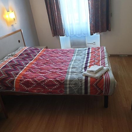 Hotel De La Gare Romans-sur-Isère Szoba fotó