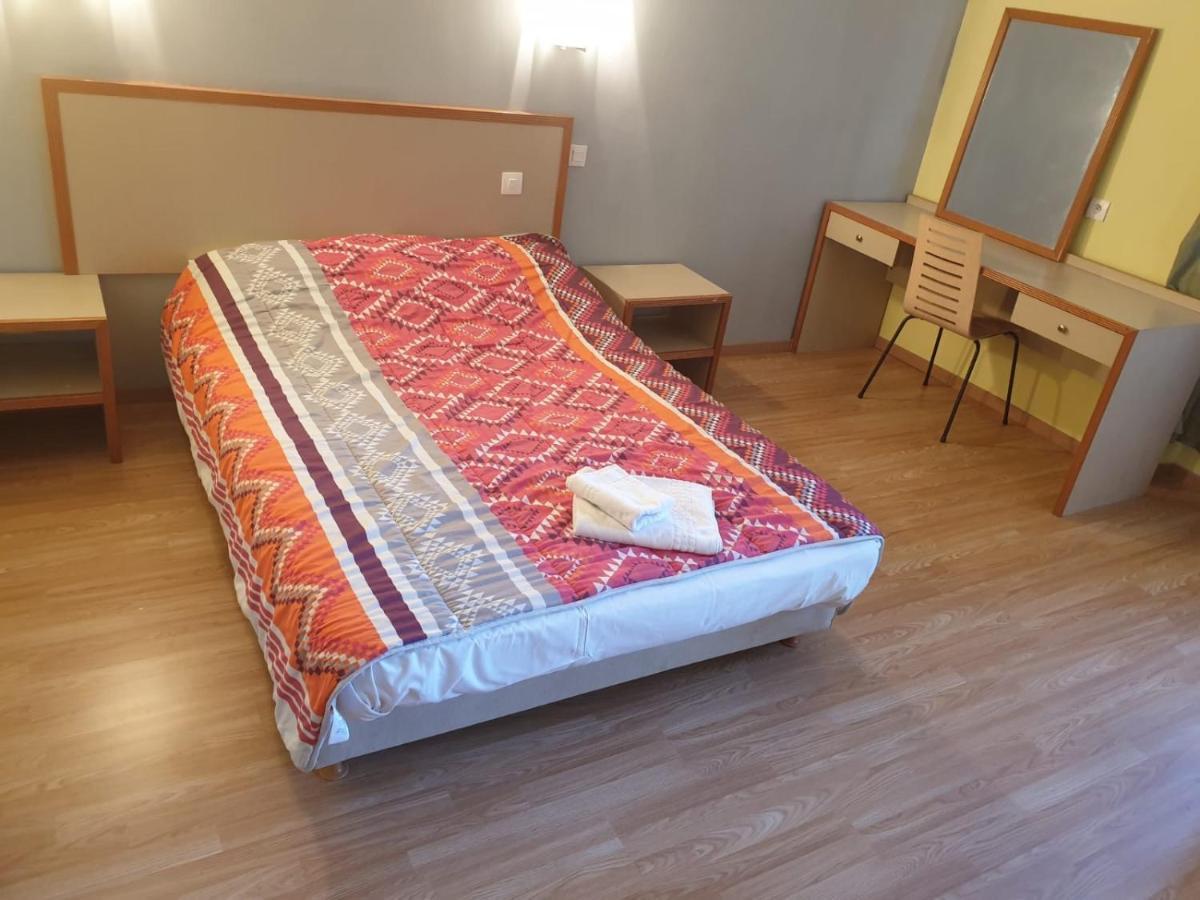 Hotel De La Gare Romans-sur-Isère Kültér fotó
