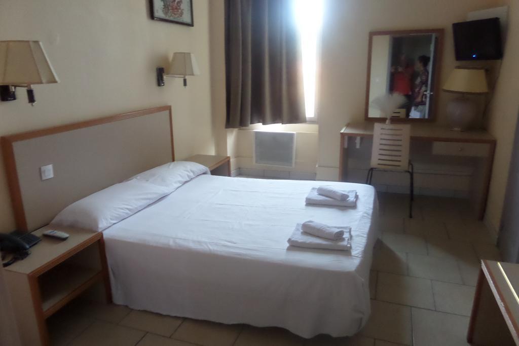 Hotel De La Gare Romans-sur-Isère Kültér fotó