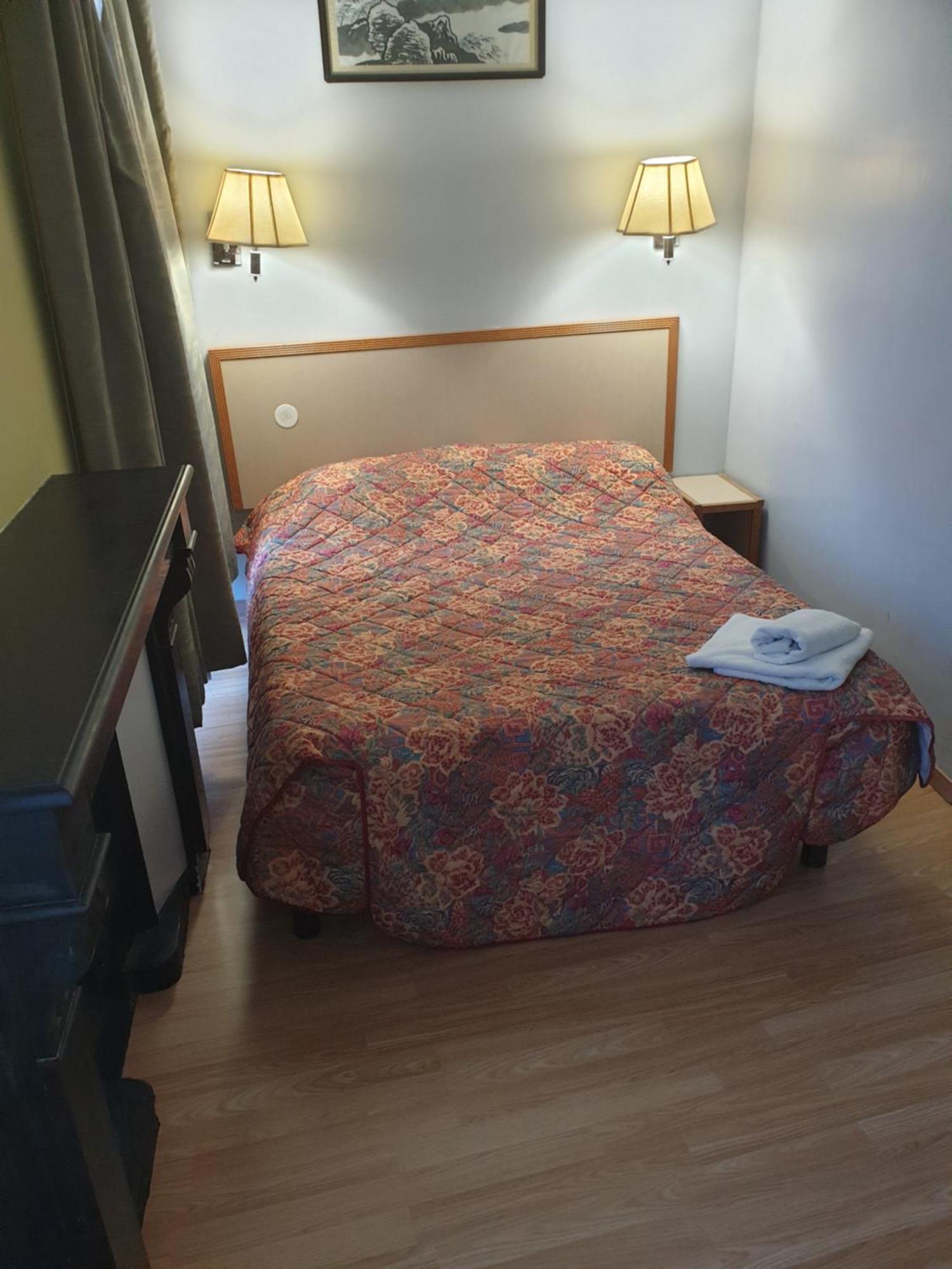 Hotel De La Gare Romans-sur-Isère Szoba fotó