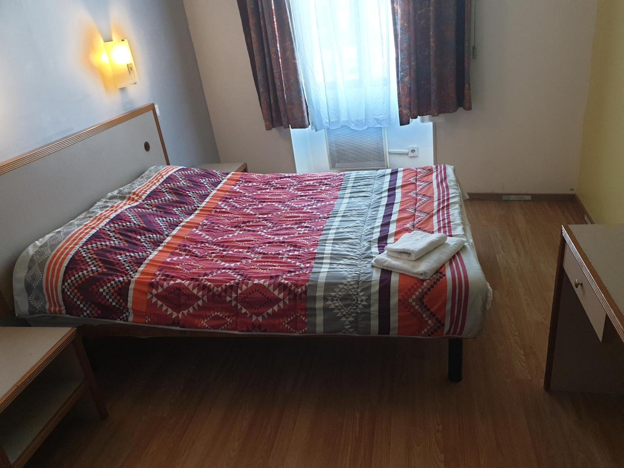 Hotel De La Gare Romans-sur-Isère Szoba fotó
