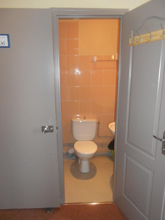 Hotel De La Gare Romans-sur-Isère Szoba fotó